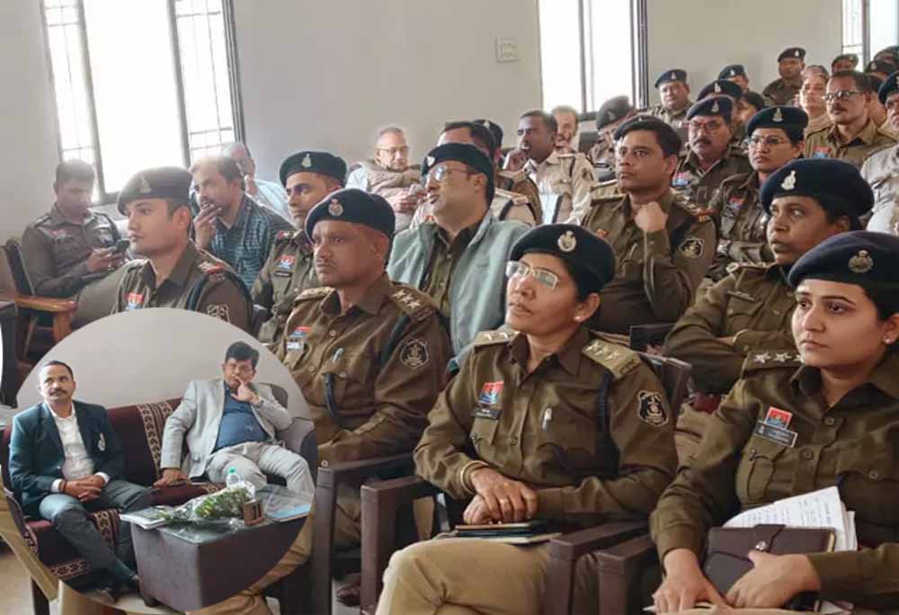 छत्तीसगढ़ के पुलिस कर्मियों की हुई कार्यशाला, वित्तीय सशक्तिकरण के लिए निवेश और बचत को बताया जरूरी