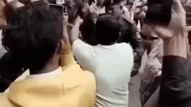 गृहमंत्री विजय शर्मा के बंगले के सामने पहुंचे CAF कैंडिडेट्स, खाली पदों पर भर्ती की मांग