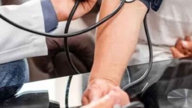 हाई ब्लड प्रेशर के चेतावनी संकेत: समय रहते न पहचानें तो बढ़ सकता है जानलेवा खतरा