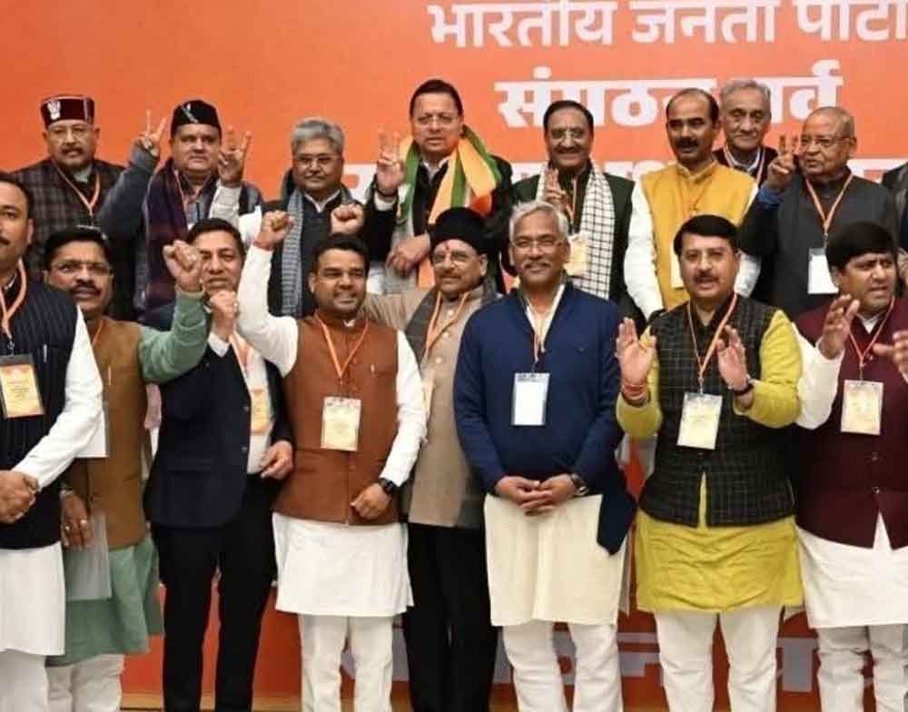 धामी से मुलाकात के बाद दिल्ली में सक्रिय हुए नेता, उत्तराखंड की राजनीति में बढ़ी धड़कनें