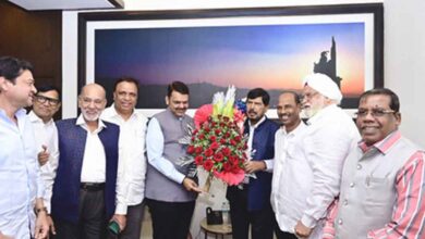 BMC चुनाव नतीजों से पहले सीएम फडणवीस से मिले रामदास आठवले, जीत की दी अग्रिम बधाई