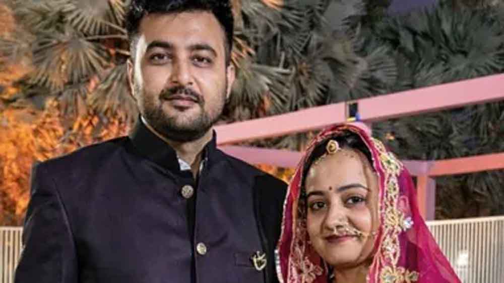 ‘गलती’ या लापरवाही? शक्ति सिंह गोहिल के भतीजे-बहू की मौत ने खड़े किए कई बड़े सवाल ‘गलती’ या लापरवाही? शक्ति सिंह गोहिल के भतीजे-बहू की मौत ने खड़े किए कई बड़े सवाल