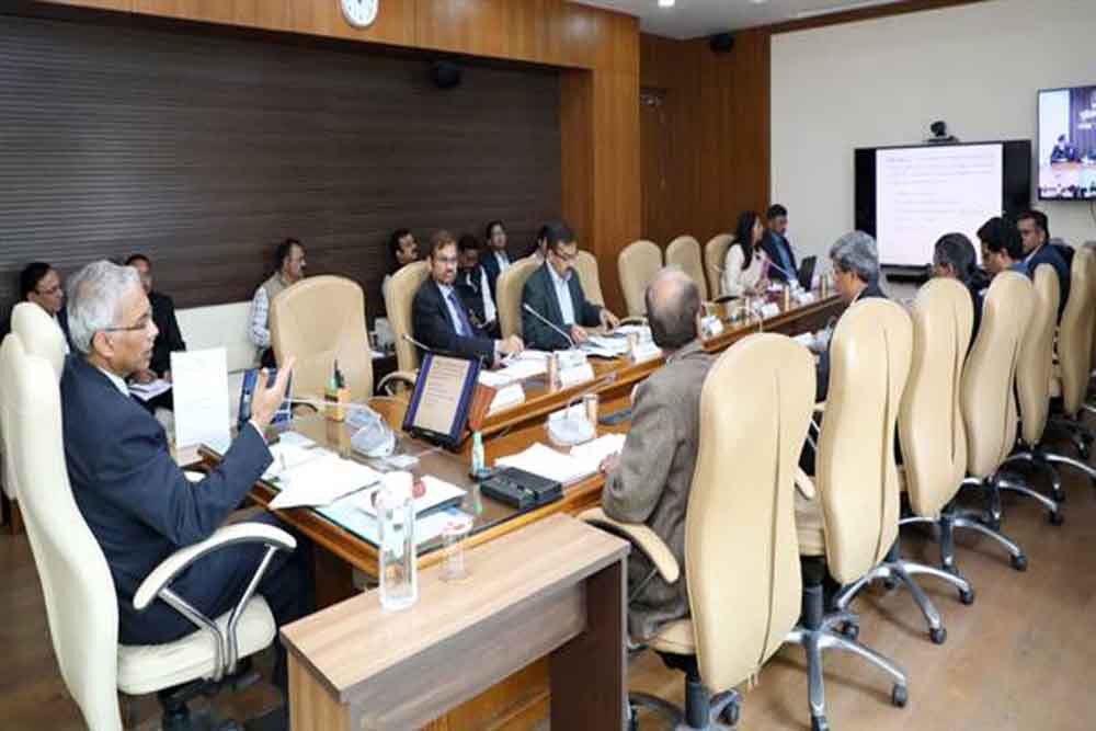 कलेक्टर समन्वय कर बेहतर परिणाम दें : मुख्य सचिव जैन कलेक्टर समन्वय कर बेहतर परिणाम दें : मुख्य सचिव जैन