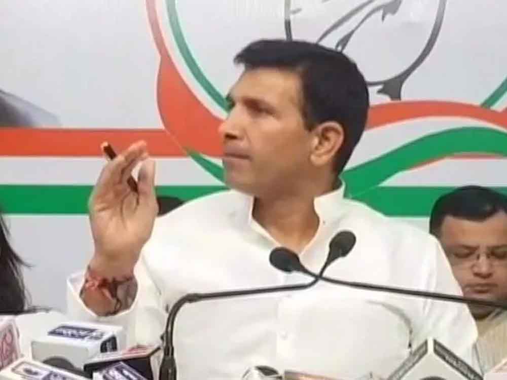 कांग्रेस प्रदेश अध्यक्ष जीतू पटवारी के खिलाफ वारंट जारी, पुलिस ने तलाश शुरू की कांग्रेस प्रदेश अध्यक्ष जीतू पटवारी के खिलाफ वारंट जारी, पुलिस ने तलाश शुरू की