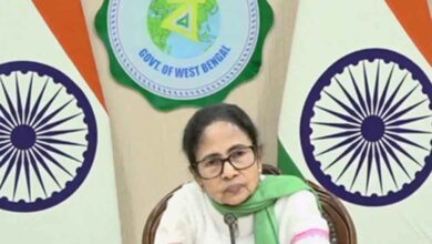 ममता बनर्जी का चुनाव आयोग पर बड़ा हमला, बोलीं– बंगाल में अल्पसंख्यकों के वोट जानबूझकर काटे जा रहे ममता बनर्जी का चुनाव आयोग पर बड़ा हमला, बोलीं– बंगाल में अल्पसंख्यकों के वोट जानबूझकर काटे जा रहे