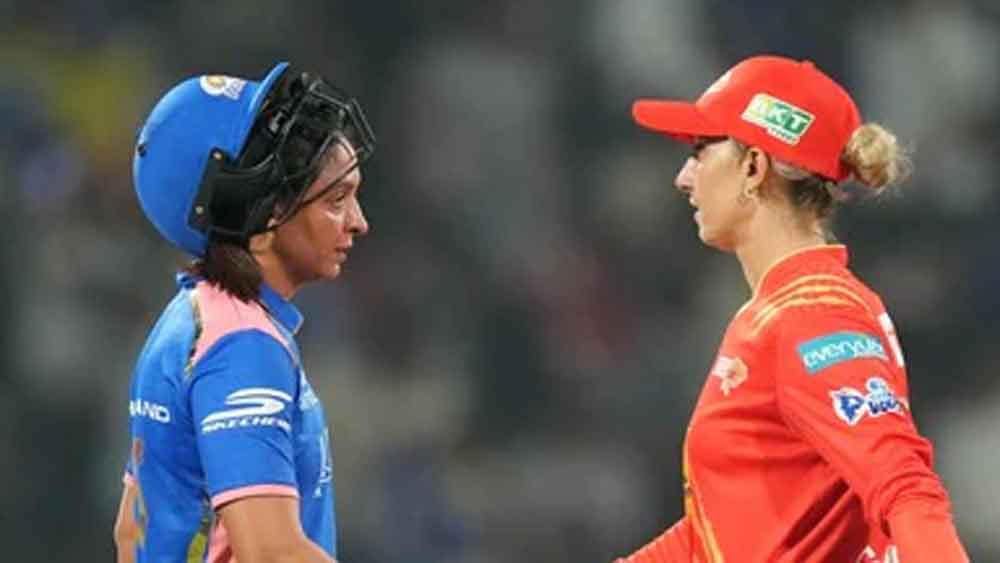 WPL Playoff Race: मुंबई बनाम गुजरात मुकाबला बनेगा गेमचेंजर, एक जीत से बदल सकती है पूरी तस्वीर