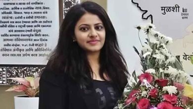 परिवार को नशीला पदार्थ खिलाकर बेहोश किया, कीमती सामान लेकर फरार—पूजा खेडकर ने घरेलू नौकरानी पर लगाए गंभीर आरोप परिवार को नशीला पदार्थ खिलाकर बेहोश किया, कीमती सामान लेकर फरार—पूजा खेडकर ने घरेलू नौकरानी पर लगाए गंभीर आरोप