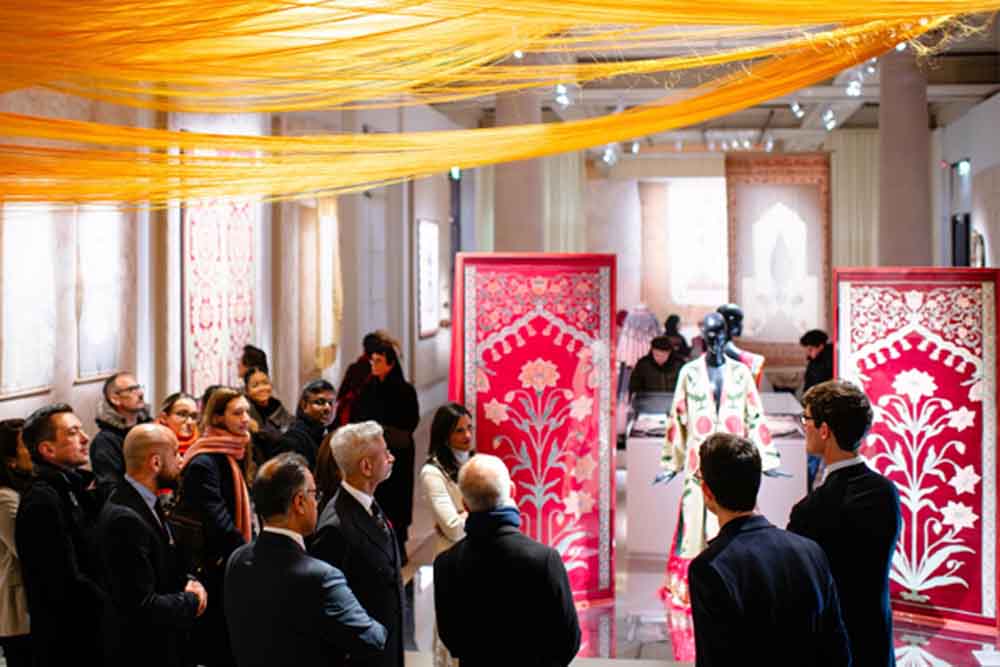 फ्रांस दौरे पर एस. जयशंकर: भारतीय विरासत और गहरे सांस्कृतिक संबंधों को दर्शाती प्रदर्शनी में लिया हिस्सा फ्रांस दौरे पर एस. जयशंकर: भारतीय विरासत और गहरे सांस्कृतिक संबंधों को दर्शाती प्रदर्शनी में लिया हिस्सा