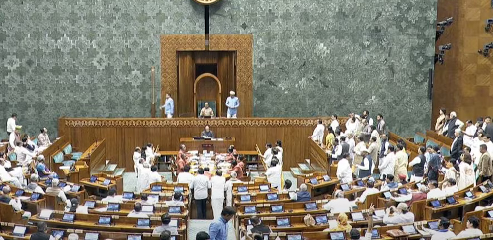 आज संसद में टकराव की आहट: बजट सत्र में मनरेगा, SIR और महंगाई पर सरकार को घेरने की तैयारी