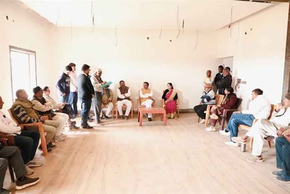 निर्माण कार्यों को तत्परता से पूरा कराएं : उप मुख्यमंत्री