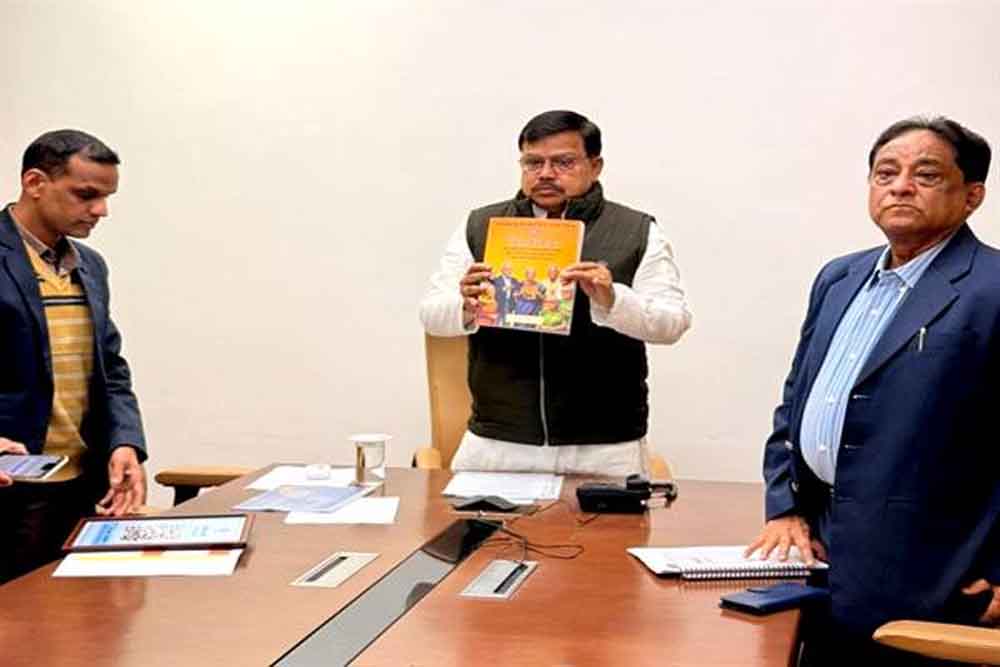 ऊर्जा मंत्री तोमर ने पूर्व क्षेत्र विद्युत वितरण कंपनी के 3 नवाचारों का किया शुभारंभ ऊर्जा मंत्री तोमर ने पूर्व क्षेत्र विद्युत वितरण कंपनी के 3 नवाचारों का किया शुभारंभ
