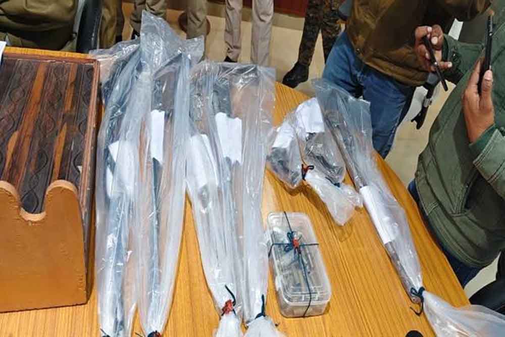 मध्यप्रदेश पुलिस की अवैध हथियारों के विरुद्ध प्रभावी कार्रवाई मध्यप्रदेश पुलिस की अवैध हथियारों के विरुद्ध प्रभावी कार्रवाई