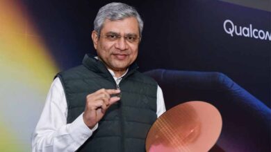 दो उंगलियों के बीच 2nm चिप: क्या अश्विनी वैष्णव की यह उपलब्धि बदल देगी भारत का तकनीकी भविष्य?