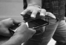 कार चालक से मोबाइल फोन छीनकर भागे स्कॉर्पियो सवार दो युवक, आधी रात को ओवरटेक को लेकर हुआ था विवाद