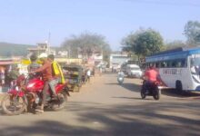 किरगी पंचायत में नहीं है ऑटो स्टैंड की सुविधा पंचायत नहीं है खतरों से खाली