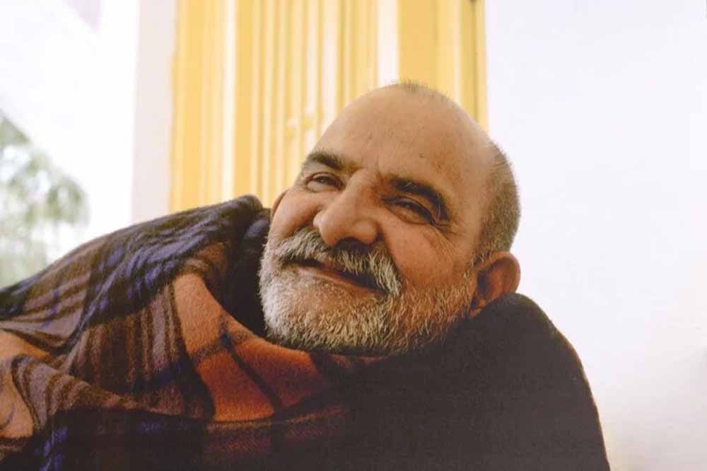 पैसा और कामयाबी चाहिए? नीम करोली बाबा की इन 5 बातों से जीवन बदल लें