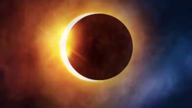 सूर्य ग्रहण में सूर्य देव को अर्घ्य देना शुभ या अशुभ? शास्त्रों में क्या है विधान