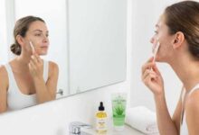 रेज़र लगाने से पहले ज़रूर पढ़ें: चेहरे की ये 5 गलतियाँ स्किन को पहुँचा सकती हैं भारी नुकसान