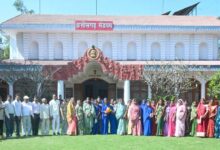 राज्यपाल के गोद ग्राम टेमरी के ग्रामीणों ने किया लोकभवन का भ्रमण