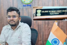 बीजापुर के डिप्टी कलेक्टर दिलीप उइके निलंबित, महिला आरक्षक ने यौन शोषण और ठगी के लगाए गंभीर आरोप