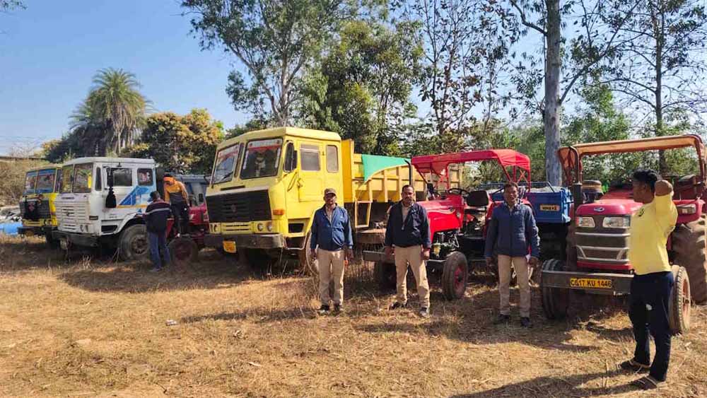 अवैध उत्खनन पर खनिज विभाग का बड़ा एक्शन, पोकलेन सहित 16 वाहन जब्त अवैध उत्खनन पर खनिज विभाग का बड़ा एक्शन, पोकलेन सहित 16 वाहन जब्त