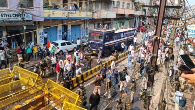 भाजपा–कांग्रेस कार्यकर्ताओं में झड़प, पथराव के साथ टमाटर और पानी की बोतलें चलीं