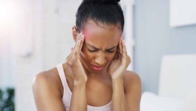 डिलीवरी के बाद बार-बार सिरदर्द? हो सकता है पोस्टपार्टम माइग्रेन, जानें डॉक्टर की सलाह