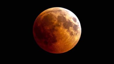 चंद्र ग्रहण में क्या करें और क्या न करें? जानिए धार्मिक व वैज्ञानिक नियम