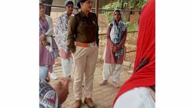 इंदिरा कॉलेज में चला ‘अभिमन्यु/सृजन/सम्मान’ अभियान, बालिकाओं को किया जागरूक