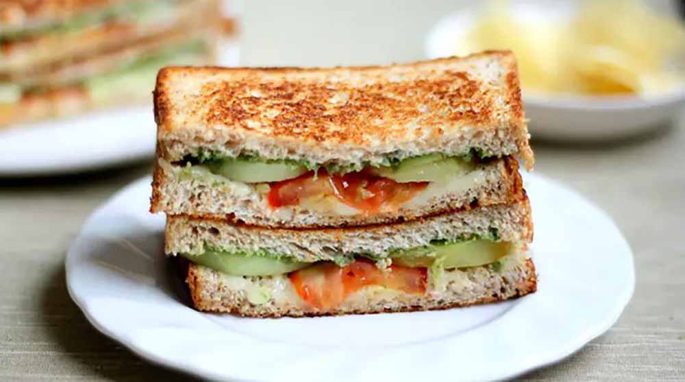 सुबह की जल्दी में हैं? सिर्फ 5 मिनट में बनाएं टेस्टी वेजिटेबल सैंडविच, जानें आसान रेसिपी