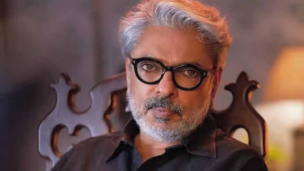 ‘लव एंड वॉर’ पर संजय लीला भंसाली का बड़ा संकेत, फिल्म में दिखेगा उनका खास विज़न ‘लव एंड वॉर’ पर संजय लीला भंसाली का बड़ा संकेत, फिल्म में दिखेगा उनका खास विज़न