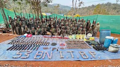सुरक्षाबलों की बड़ी कार्रवाई, नक्सली डंप से भारी मात्रा में हथियार बरामद