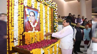 मुख्यमंत्री डॉ. यादव ने विधानसभा के पूर्व अध्यक्ष स्व. शुक्ल की जयंती पर किया नमन