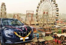 Gwalior व्यापार मेले में 50% टैक्स छूट के बाद ग्राहकों की भीड़, कार शोरूम्स ने बुकिंग बंद की