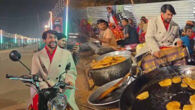 रात 3:30 बजे बागेश्वर महाराज ने अन्नपूर्णा मंडप में खुद संभाली भट्टी, प्रसादी की पूरियां तैयार रात 3:30 बजे बागेश्वर महाराज ने अन्नपूर्णा मंडप में खुद संभाली भट्टी, प्रसादी की पूरियां तैयार