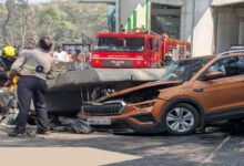 मुंबई हादसा: रनिंग ऑटो पर गिरा मेट्रो पिलर, 4 लोग गंभीर रूप से घायल