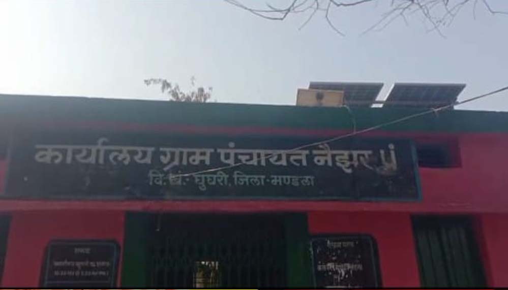 पानी की किल्लत से जूझ रहे नगर वासी पानी की किल्लत से जूझ रहे नगर वासी