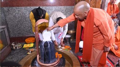 मुख्यमंत्री ने रुद्राभिषेक-जलाभिषेक कर की प्रदेशवासियों के सुखमय जीवन की प्रार्थना