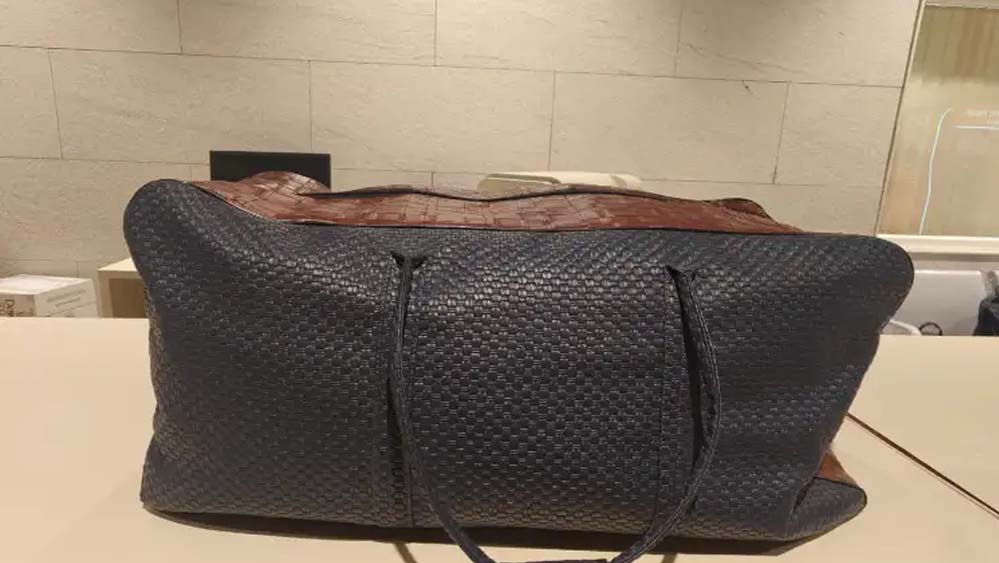 बेंगलुरु एयरपोर्ट पर बड़ा एनकाउंटर: ब्राजीलियन नागरिक से 4.776 किलो कोकीन बरामद, NCB ने किया गिरफ्तार