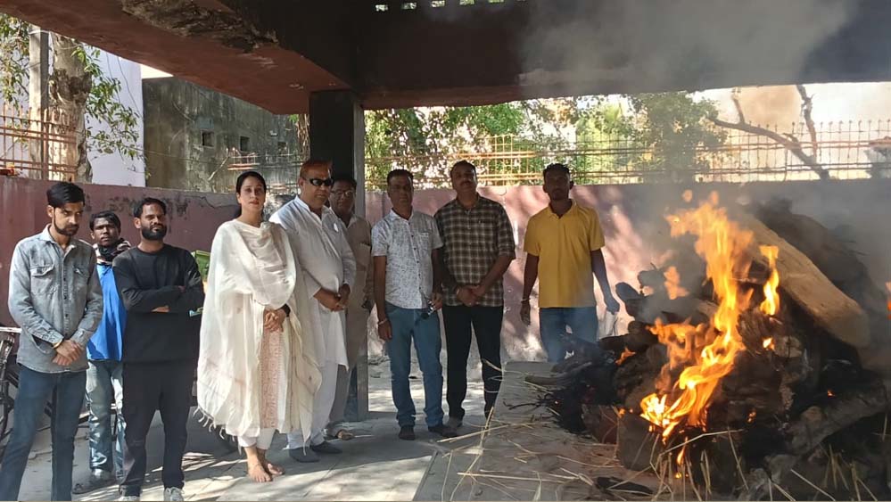 मानवीय मूल्यों को पुनर्जीवित करती ‘सेवा एक नई पहल’ — अंतिम संस्कार में निभाया सामाजिक दायित्व