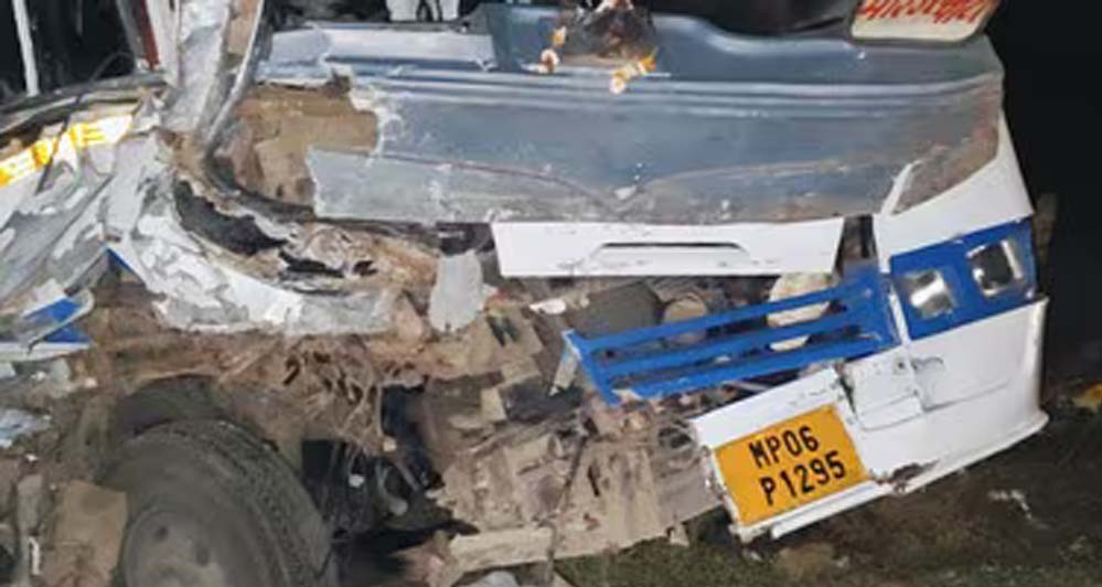 भिंड में दर्दनाक हादसा: बस और वन वाहन की भीषण टक्कर में 5 की मौत, 7 घायल