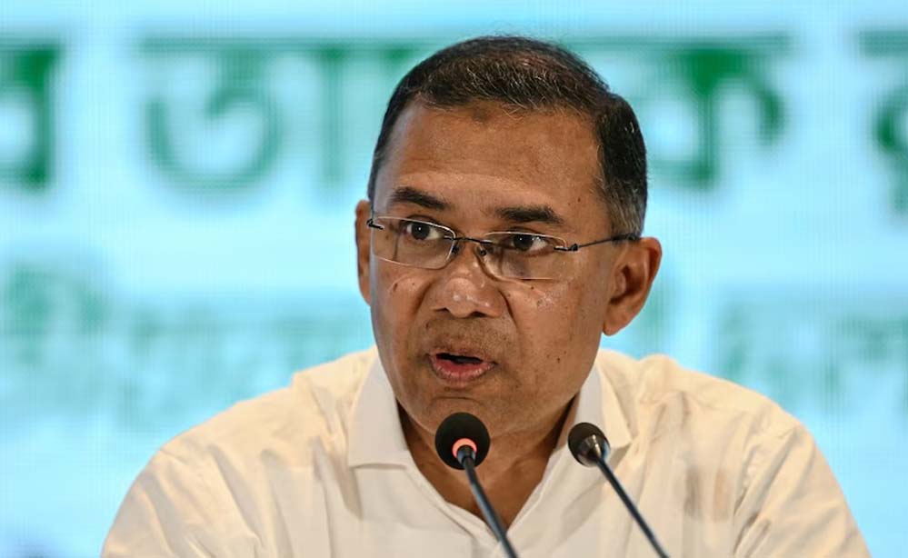 बांगलादेशी सेना में बड़ा फेरबदल, भारत में रुके अफसर को वापस बुलाकर पद संभालने का आदेश बांगलादेशी सेना में बड़ा फेरबदल, भारत में रुके अफसर को वापस बुलाकर पद संभालने का आदेश