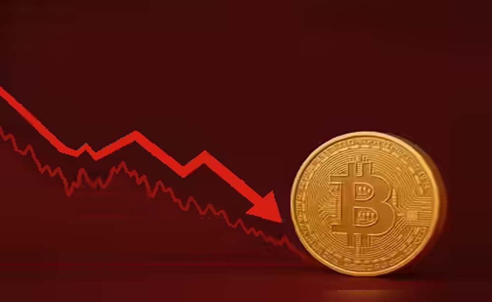 Bitcoin Crash: 40% गिरा बिटकॉइन का भाव, गिरावट में भी खरीदार नहीं दिखे Bitcoin Crash: 40% गिरा बिटकॉइन का भाव, गिरावट में भी खरीदार नहीं दिखे