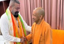 सीएम योगी से संजय दत्त की मुलाकात, रोड शो में गूंजे जय श्रीराम के नारे