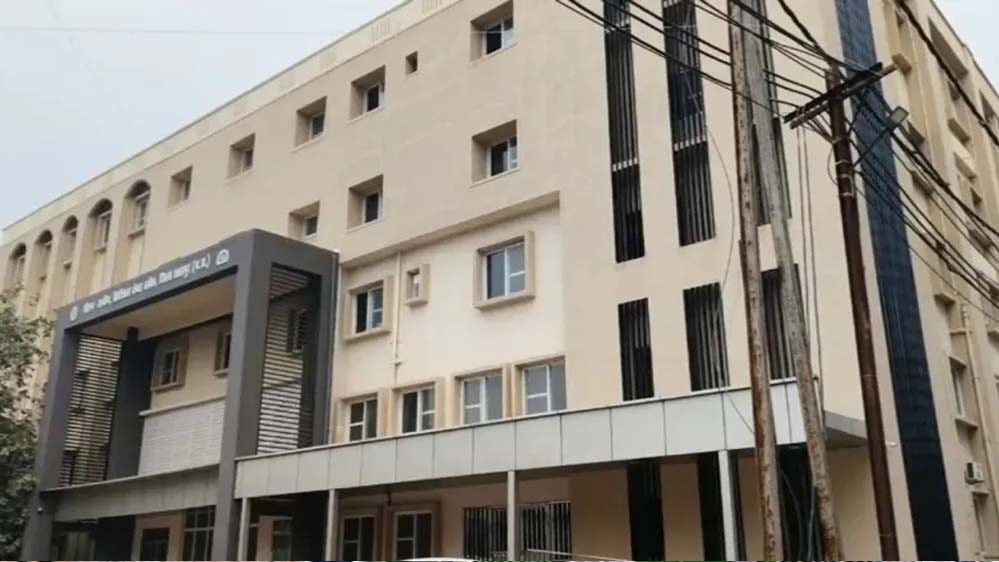 छतरपुर में 32.50 करोड़ का हाईटेक अस्पताल तैयार, रेफर की झंझट से मिलेगी मुक्ति छतरपुर में 32.50 करोड़ का हाईटेक अस्पताल तैयार, रेफर की झंझट से मिलेगी मुक्ति