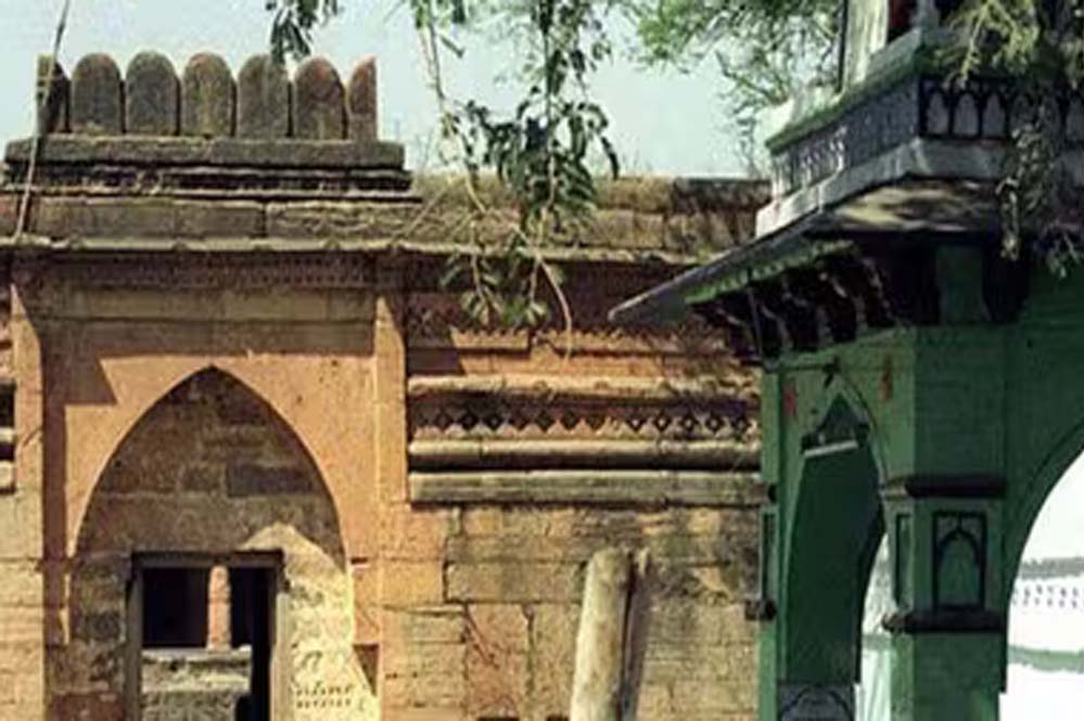 धार का मुस्लिम समाज भोजशाला सर्वे को हाईकोर्ट में देगा चुनौती, याचिका लगाने की तैयारी धार का मुस्लिम समाज भोजशाला सर्वे को हाईकोर्ट में देगा चुनौती, याचिका लगाने की तैयारी