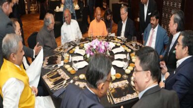 सीएम योगी ने सिंगापुर के उप-प्रधानमंत्री व गृह मंत्री से की मुलाकात, निवेश के लिए दी आमंत्रण सीएम योगी ने सिंगापुर के उप-प्रधानमंत्री व गृह मंत्री से की मुलाकात, निवेश के लिए दी आमंत्रण