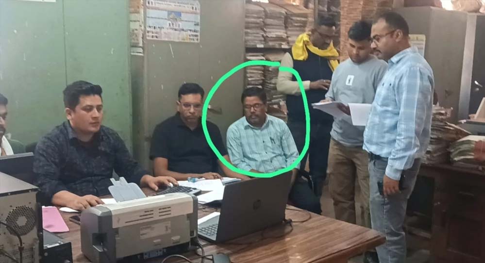 कटनी में लोकायुक्त का बड़ा कारनामा, रिश्वत लेते जिला पंचायत लिपिक गिरफ्तार