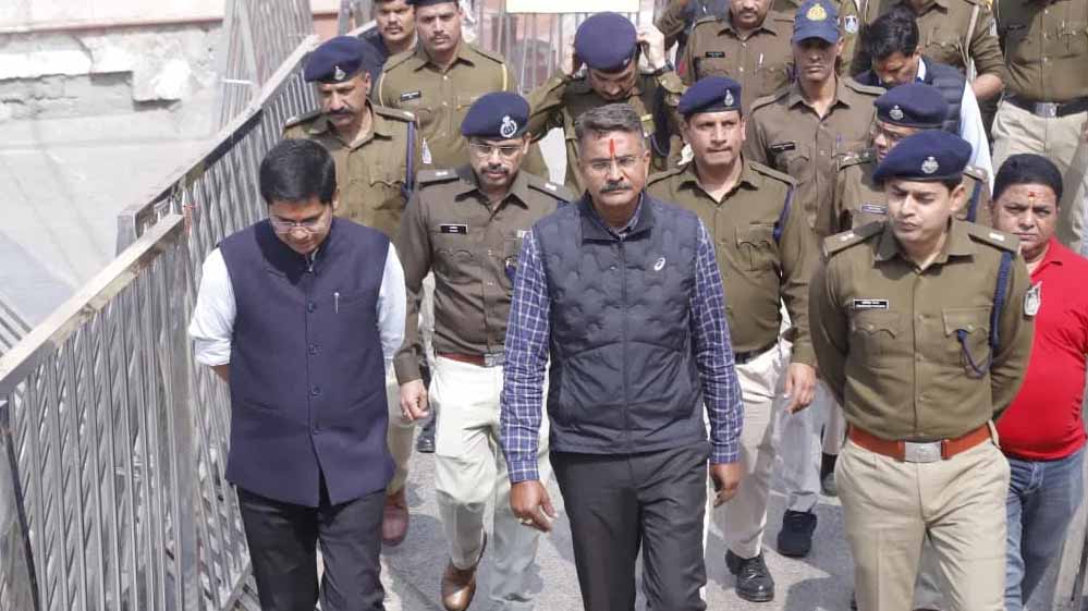 महाकाल दर्शन के बाद IPS राकेश गुप्ता ने संभाला पदभार, कहा- कानून व्यवस्था को करेंगे मजबूत महाकाल दर्शन के बाद IPS राकेश गुप्ता ने संभाला पदभार, कहा- कानून व्यवस्था को करेंगे मजबूत