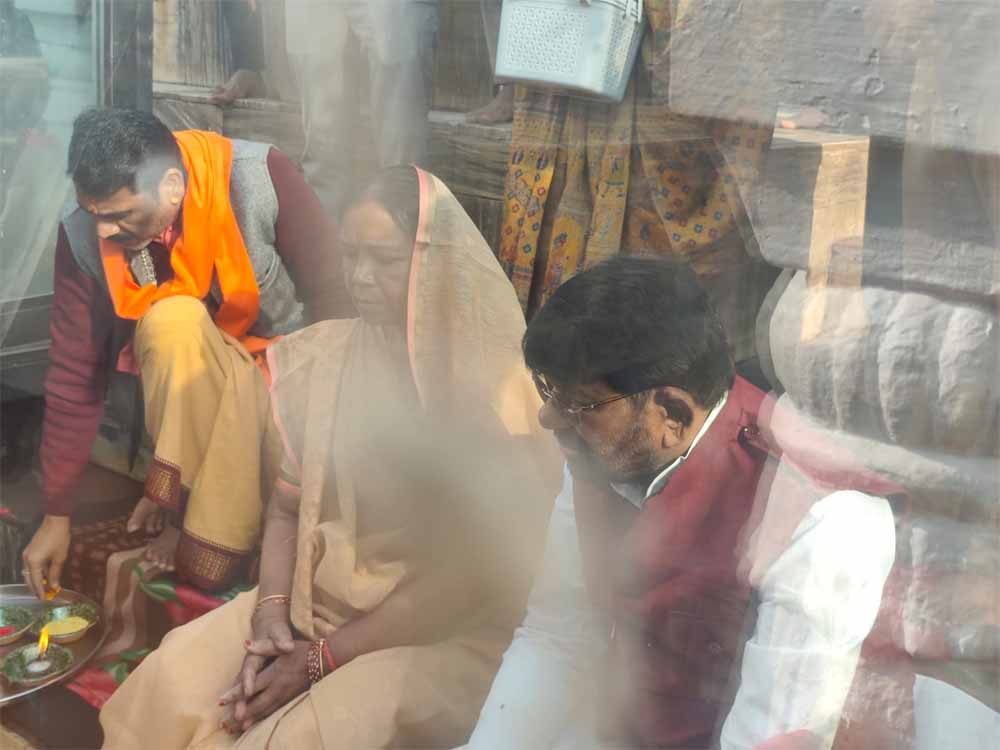 पशुपालन एवं डेयरी विभाग राज्यमंत्री पटेल ने माँ नर्मदा का किया पूजन पशुपालन एवं डेयरी विभाग राज्यमंत्री पटेल ने माँ नर्मदा का किया पूजन